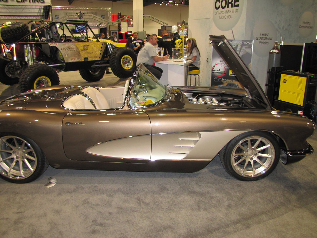 Chevy-Corvette-Body-Kit-Convertible-Side.JPG
