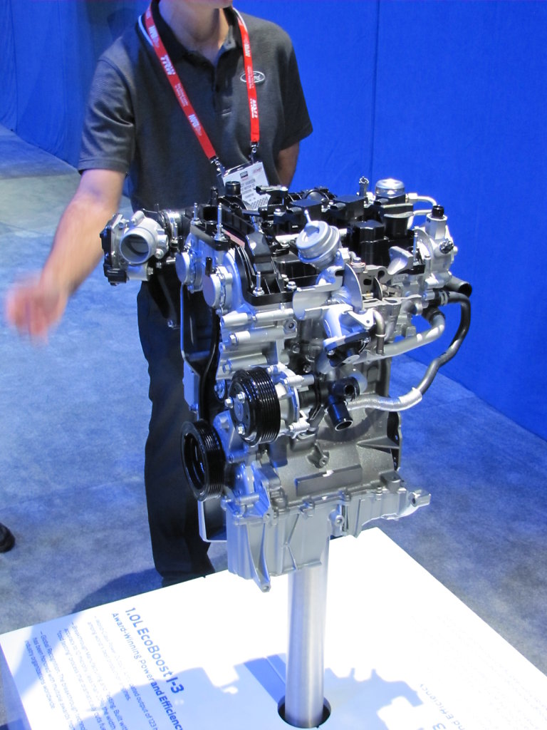 Ford-3-Cylinder-Engine2.JPG